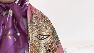 Stepaunt's New Satin Scarves Turn You on! Lady Victoria Valente