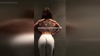 Muscle 18yo Going knuckle deep Seep Gym Live