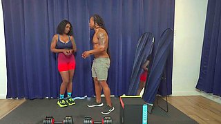 Bbc Fitness Trainer Gets Seduced By Horny Ebony -