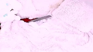 Solo pussy toying redhead close up action