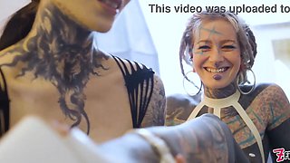 Burlesque Tattooed Minxs Big Tits Strap-on Fuck
