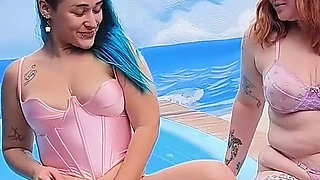 3 Girlfriends Masturbating in the Pool