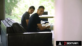 Twenty-one sextury - stunning Alexis Crystal lures 2 guys for outdoor double penetration bang