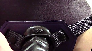 Hot amateur blonde pregnant toying her pussy solo