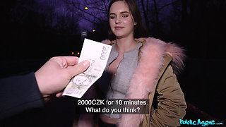 Agent - 20 Year Old Student Taylee Wood Flashes Her Big Tits