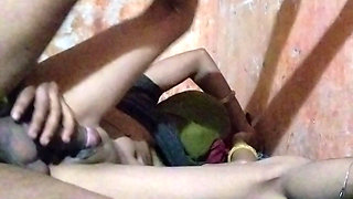 Bimar Gharwali Ki Mari Chut