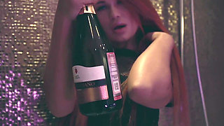 Sanktor Redhead MILF Is Masturbation in the Shower