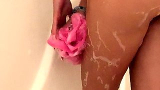 amateur vip ass masturbating on live webcam