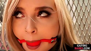 Stunning hot lez babe straponfucked