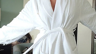 Real Hot Wife Camgirl MILF Jess Ryan Strip N Twerk