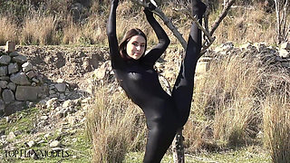 Flexible Catsuit Beauty in Nature