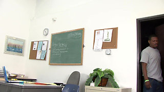 Big ass MILF gets fucked by black dude