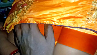 Indian Mallu Aunty Saree Changing Enjoying