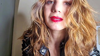 Vends-ta-culotte - Humiliation of a small cock loser by a beautiful French dominatrix