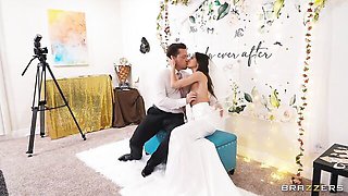 Hard FMM fuck in the missionary pose with an awesome Liz Jordan