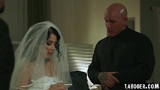 Derrick Pierce Claims Penelope Reed