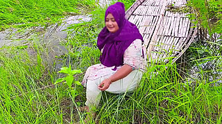 Chubby Desi Outdoor Village Aunty Homemade Chudai Video