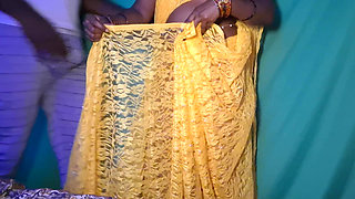 Navel and Erotic Show of Tamil Married Bhabi