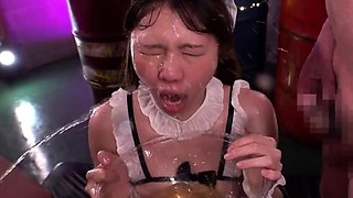 Asian masseuse fetish babe sucks client ending in cumshot