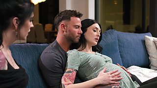 Pregnant hottie Seth gets a wild threesome with ink-clad stunners Anna and Charlotte