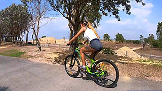 Perfect big ass Thai girlfriend anal sex