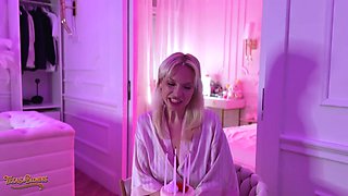 Blondes Greta Foss & Vera Jarw Shares Mr. Texas's Thick Cock