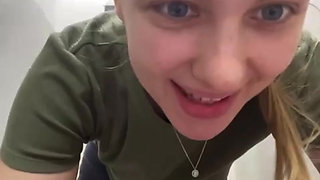 Extreme masturbating in the gym with jucielussie