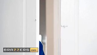 Brazzers Nurse Dee Williams Fucks Patient Hard in Hospital - Blowjob & Squirting Orgasm