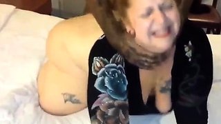 Amateur BBW Brunette With Glasses Fucks Dildo