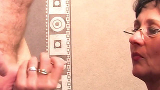 MILF's Threesome Party