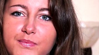 Amateur hottie solo masturbation