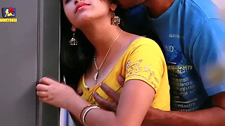 Raunchy Indian Babe Erotic Video