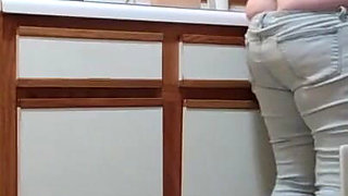 Buttcrack reveal unloading dishwasher