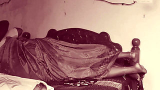 Cheating Indian Housewife in Saree Kissing in Bed & Giving Handjob to Lover