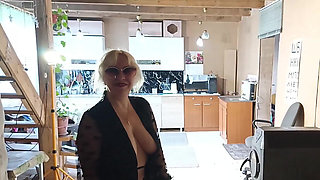 Mature Bitch Showed Naked Workout and Gets Cum on Face