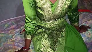 Desi Bhabhi Riding on Brotherin Law Dick in Green Saree