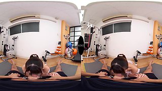The Gym Trainer Can't Hold Back Because She's Too Beautiful - Cute and Sexy JAV Idol Hardcore POV VR