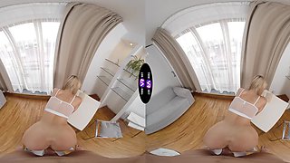 Blond Naomi loves blowing dudes up close on her cam