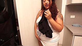 Chubby Stepmom in the Washing Machine - Homemade Deep Throat