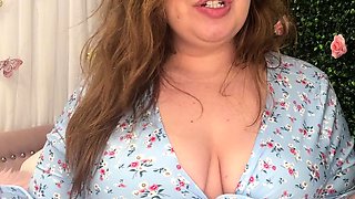 Hot amateur bbw stripping and masturbating