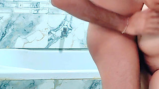 Srilankan sexy stepsister with bathroom sex.. big ass and big dick..........