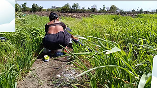 The desi stepsister of the village is bathing openly in the open field, bathing naked in the forest, brother-in-law is secretly