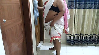 Tamil Hot Aunty Fucked by Stranger Guy When Stepfather Was Next Room!