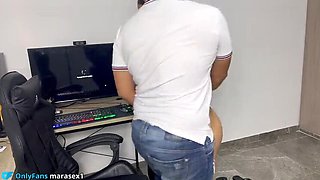Hot Latina MILF with Perfect Ass Fucks Service Guy in Doggy Style