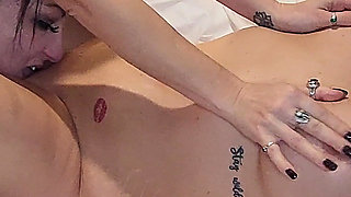Cutikatxoxo Joins a Reverse Gangbang