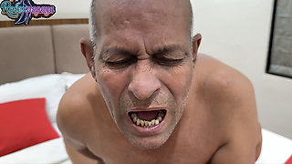 Unhappy with her husband, the woman went to the doctor and had sex with all her heart.