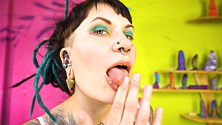 Z-FILMZ TOYWALL TATTOO Girl Toy Testing