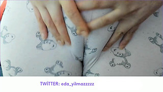 CAMELTOE- SWOLLEN PUSSY- MASTURBATE WITH PAJAMA- RUBBING PUSSY WITH PAJAMA