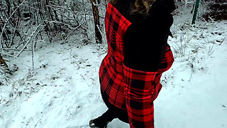 Complete naked busty girl in the snow