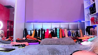 Blonde tight pussy babe solo toy fun in glamour masturbation